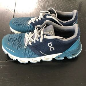 On Cloudflyer running shoes women’s size 7